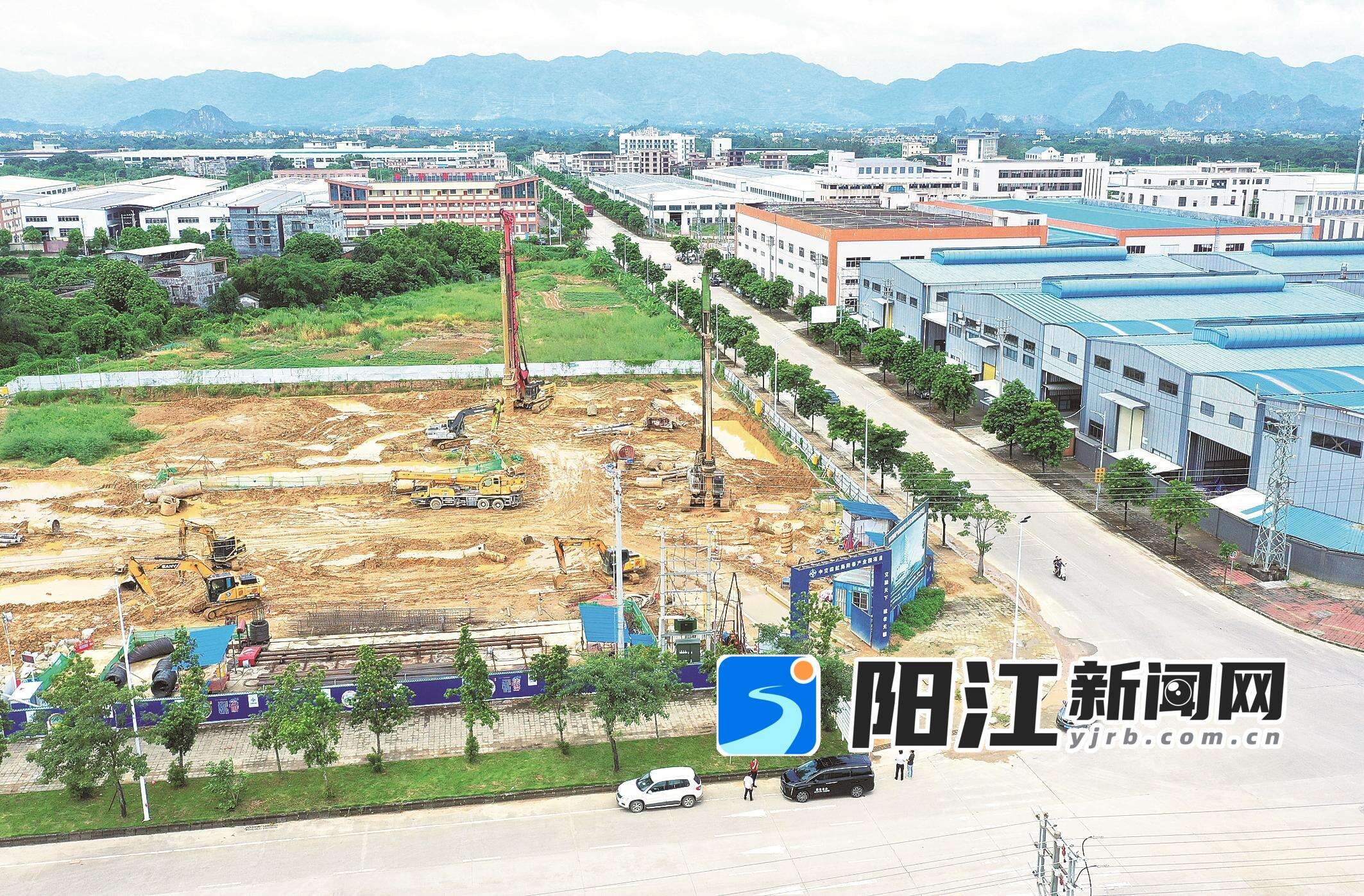 阳江阳春产业园区新吉片区生活配套综合体项目建设现场。谭文强 摄