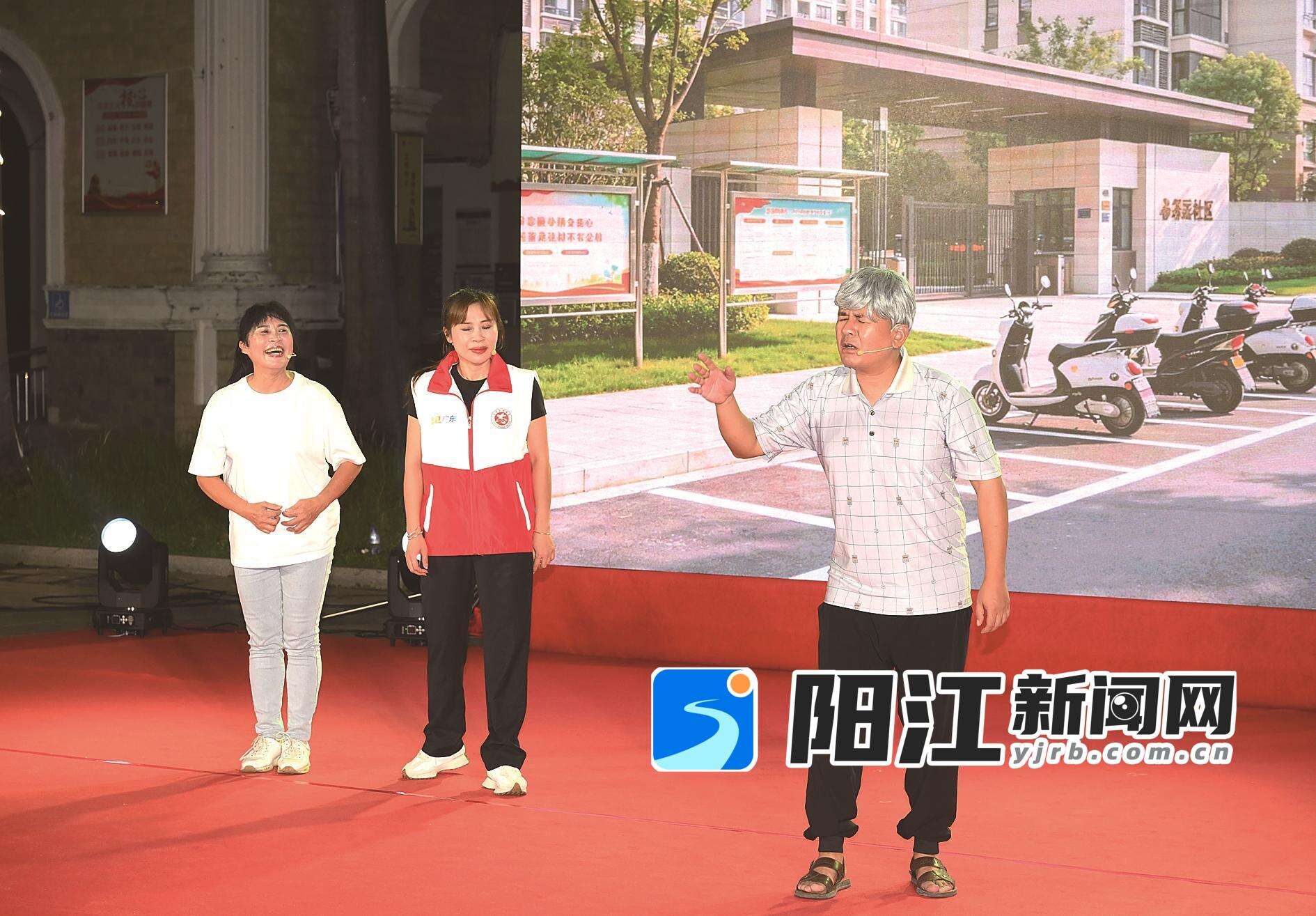 文明实践进社区宣传活动中的情景剧表演。梁文栋 摄