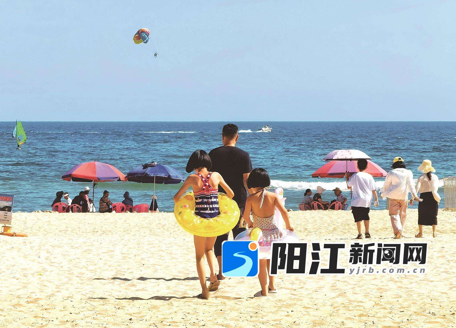 奔向海洋。小米 摄