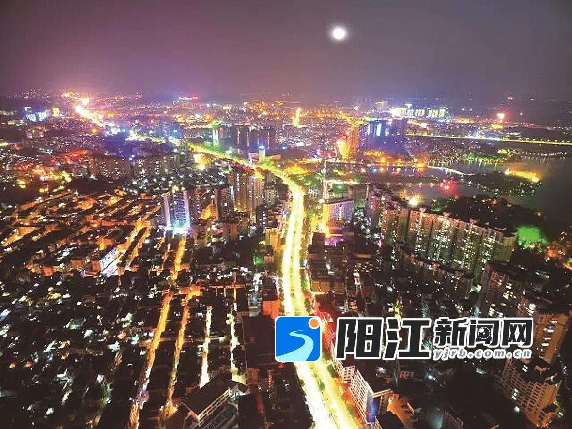 城中月色