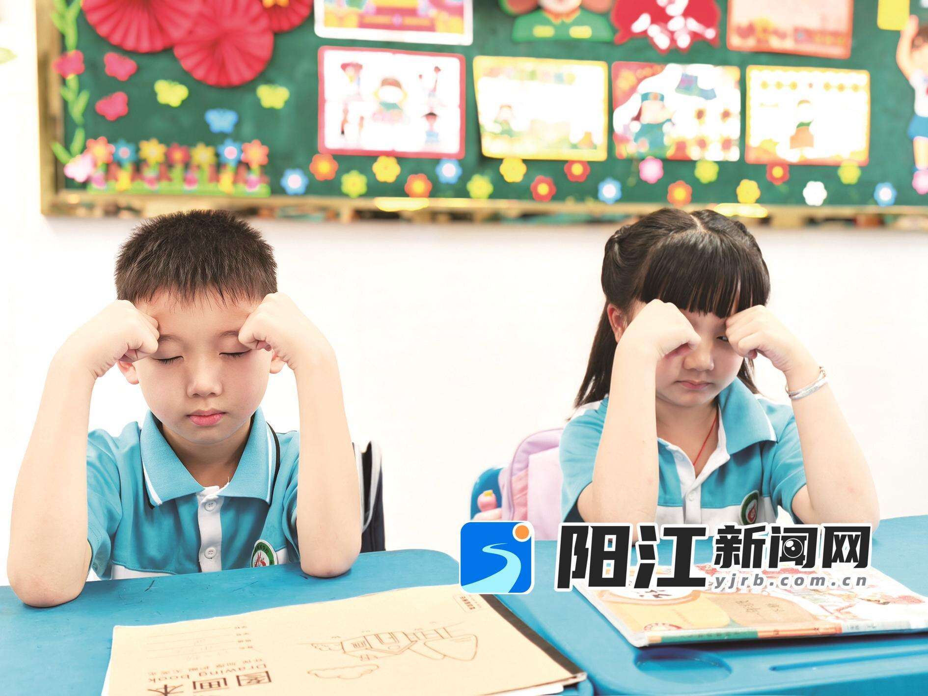 眼保健操对预防近视很有好处。 大海 摄